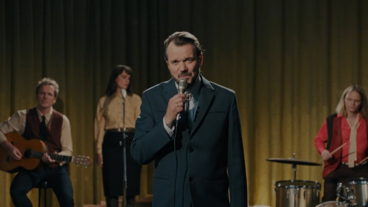 DOCTOR HARTON - Peter Sommer Broerne i Paris (Music Video)