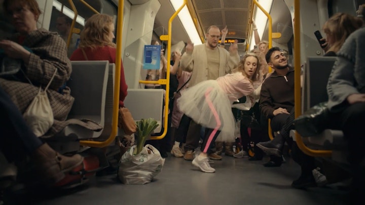 DOCTOR HARTON - Metro Bride To Be